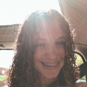 Meet your Posher, Hillary